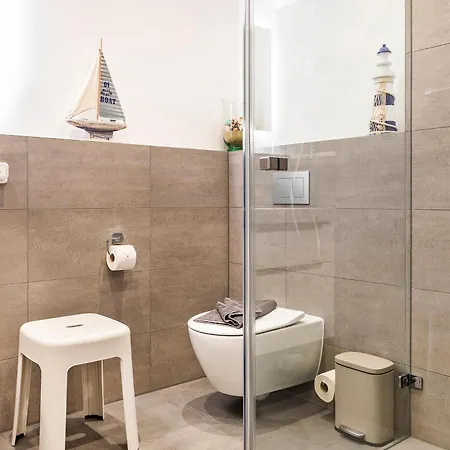 Prora - Familienfreundliches Strandapartment Mit Balkon, Fahrrad Zur Kostenlosen Nutzung, E-Ladestation Und Waschmaschine - Loft Sturmmoewe *