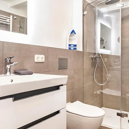 Prora - Familienfreundliches Strandapartment Mit Balkon, Fahrrad Zur Kostenlosen Nutzung, E-Ladestation Und Waschmaschine - Loft Sturmmoewe Appartement *